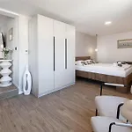 Virgo Apartament *